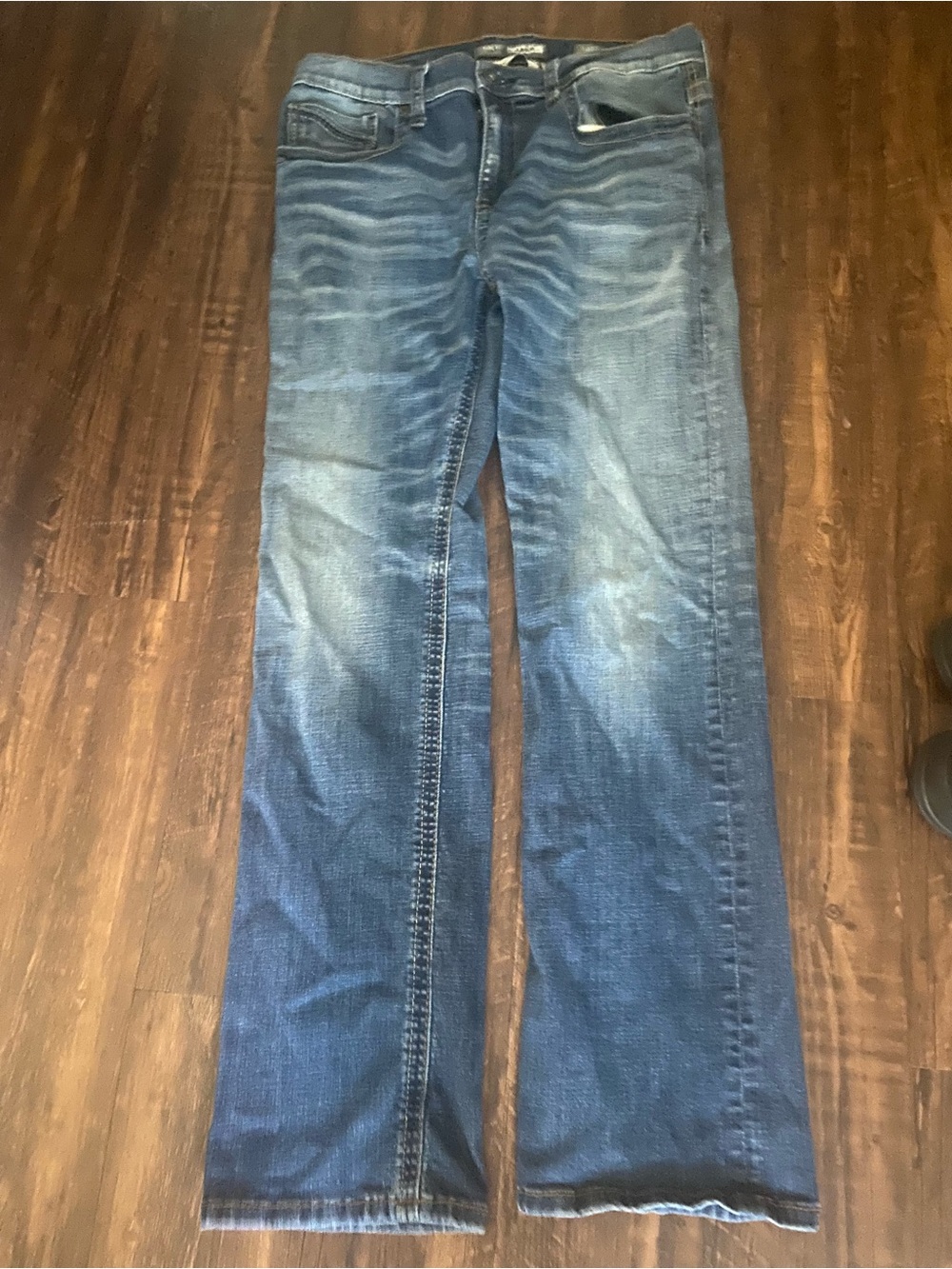 BKE Men's Bootcut Jeans in Medium Blue Wash